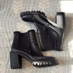 Stylish Jessica Simpson Black Ankle Boots